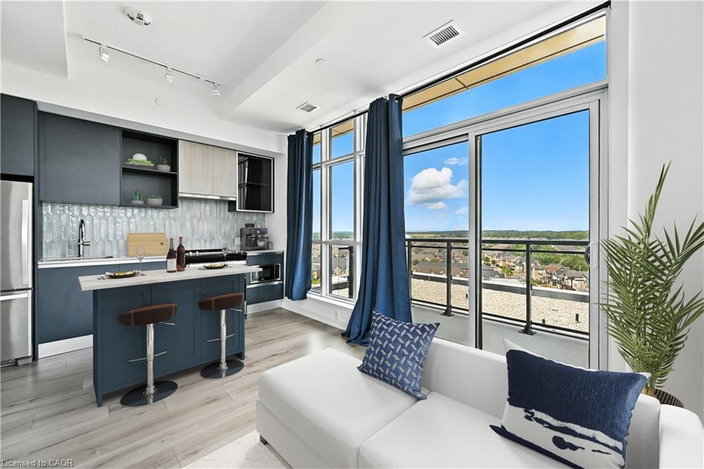 Ph06-405 Dundas Street W, Oakville, ON - Indoor Photo Showing Kitchen With Upgraded Kitchen