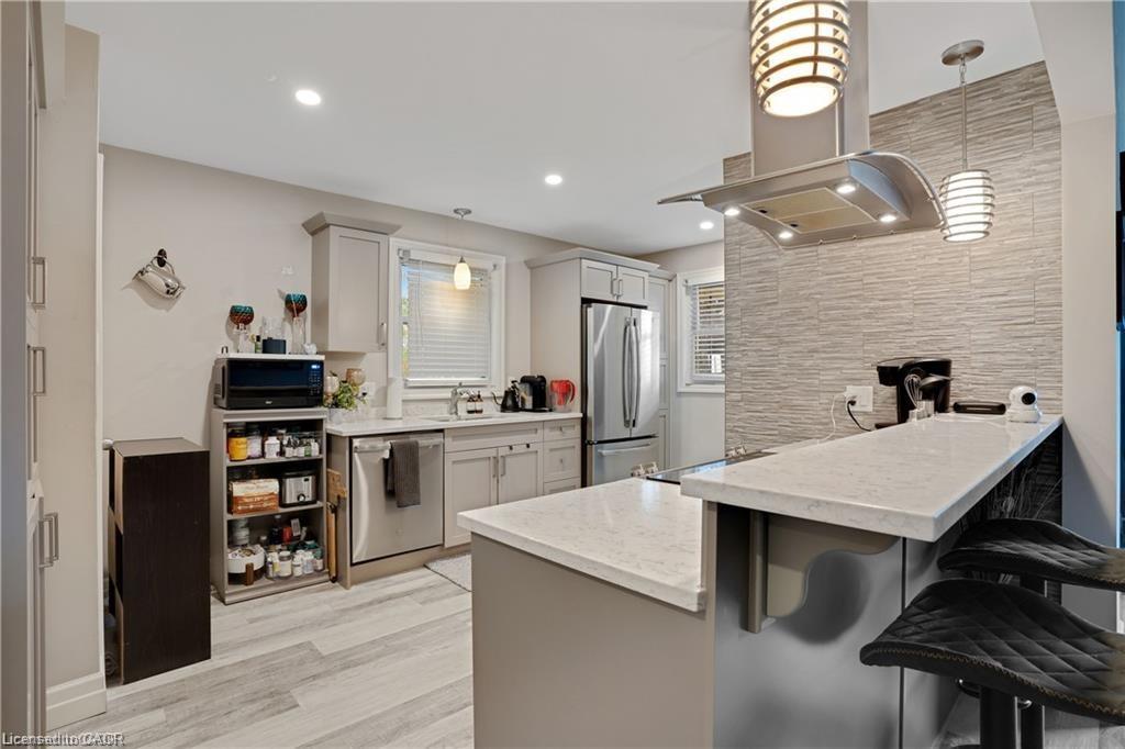 111 Franklin Street N, Kitchener, ON - Indoor Photo Showing Kitchen