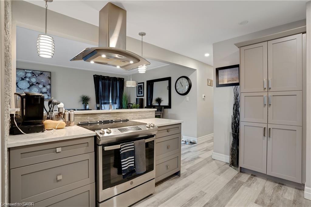 111 Franklin Street N, Kitchener, ON - Indoor Photo Showing Kitchen