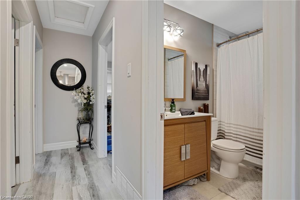 111 Franklin Street N, Kitchener, ON - Indoor Photo Showing Bathroom