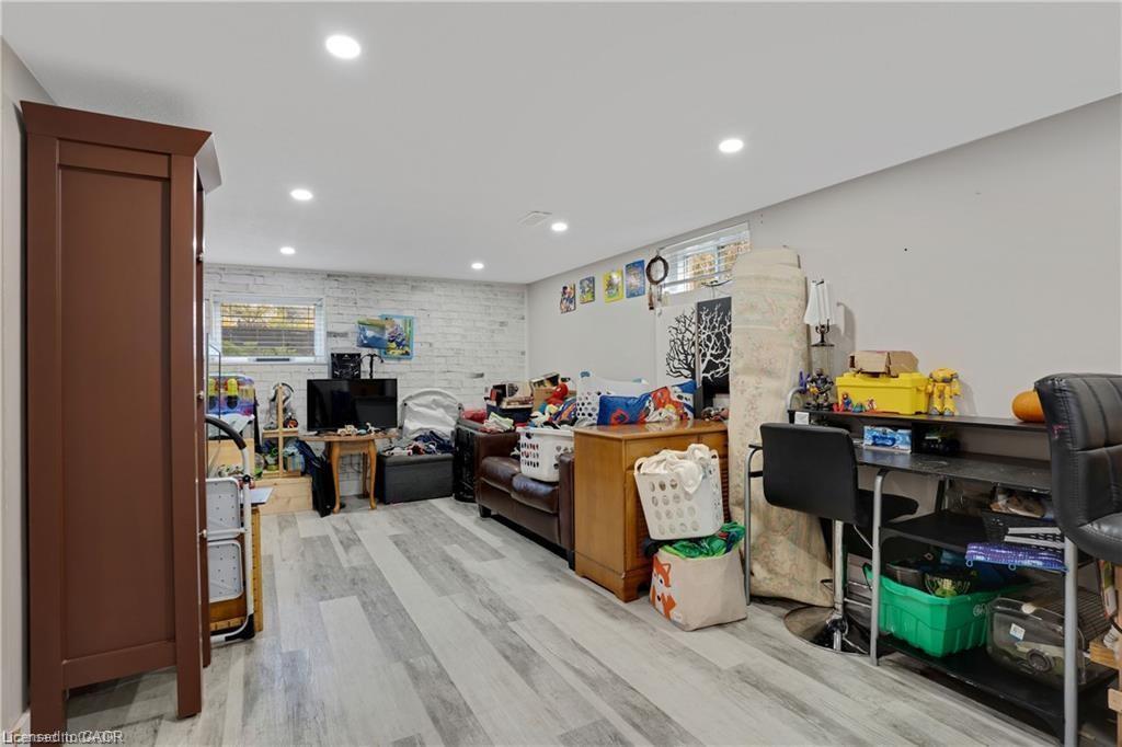 111 Franklin Street N, Kitchener, ON - Indoor Photo Showing Other Room