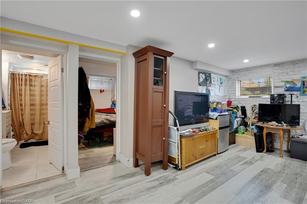 111 Franklin Street N, Kitchener, ON - Indoor