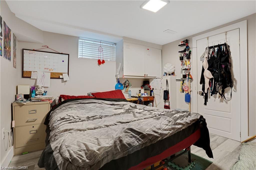 111 Franklin Street N, Kitchener, ON - Indoor Photo Showing Bedroom
