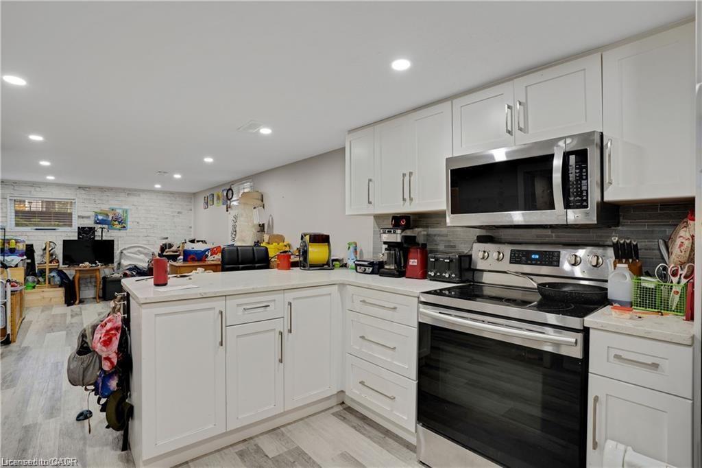 111 Franklin Street N, Kitchener, ON - Indoor Photo Showing Kitchen