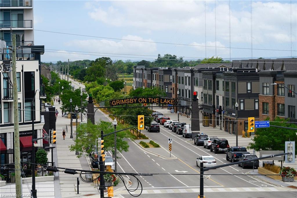 408-10 Concord Place, Grimsby, ON - Outdoor