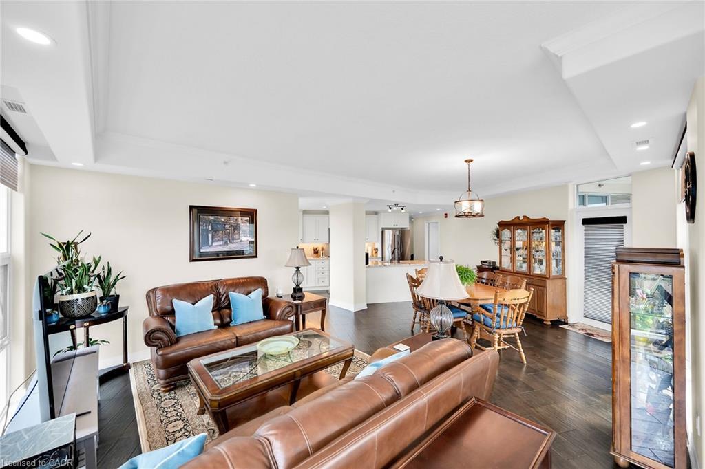 408-10 Concord Place, Grimsby, ON - Indoor Photo Showing Living Room