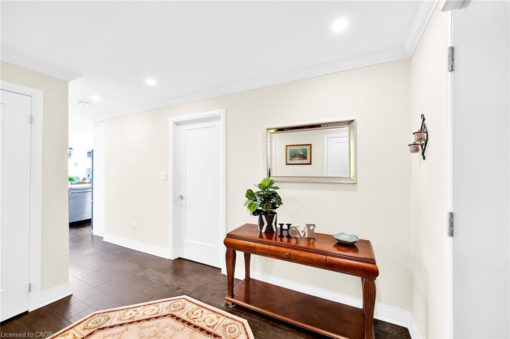 408-10 Concord Place, Grimsby, ON - Indoor Photo Showing Other Room