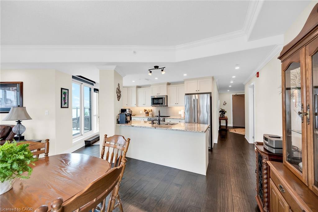 408-10 Concord Place, Grimsby, ON - Indoor