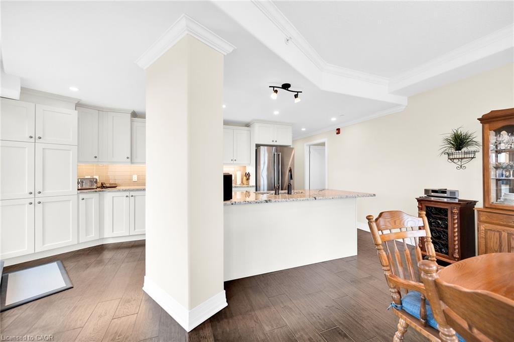 408-10 Concord Place, Grimsby, ON - Indoor