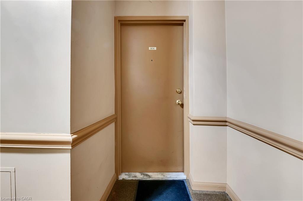 806-141 Catharine Street S, Hamilton, ON - Indoor Photo Showing Other Room