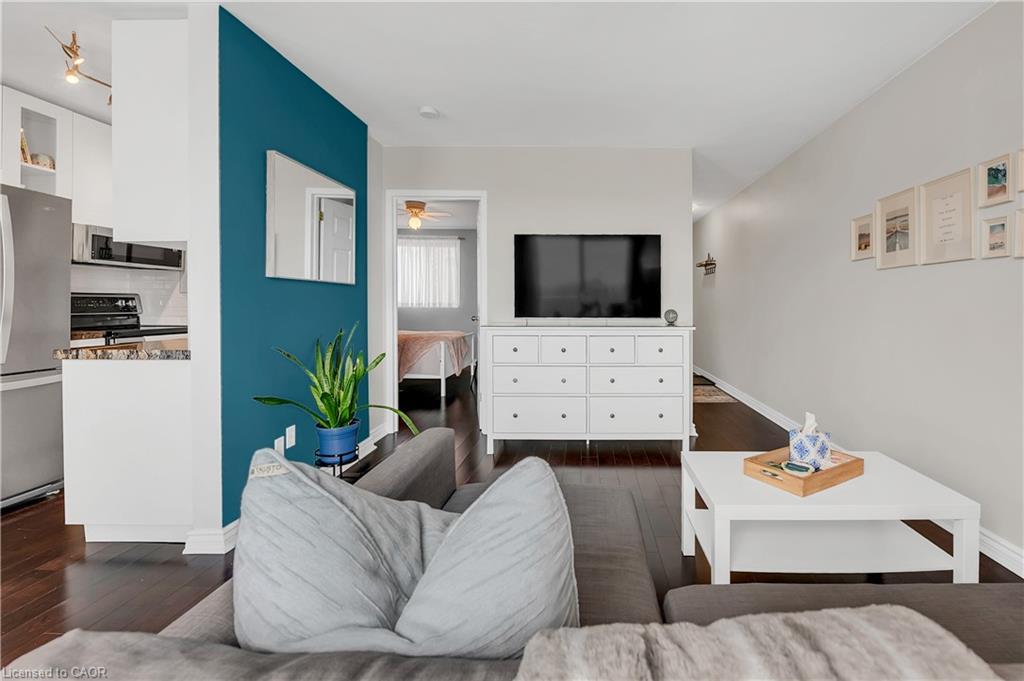 806-141 Catharine Street S, Hamilton, ON - Indoor