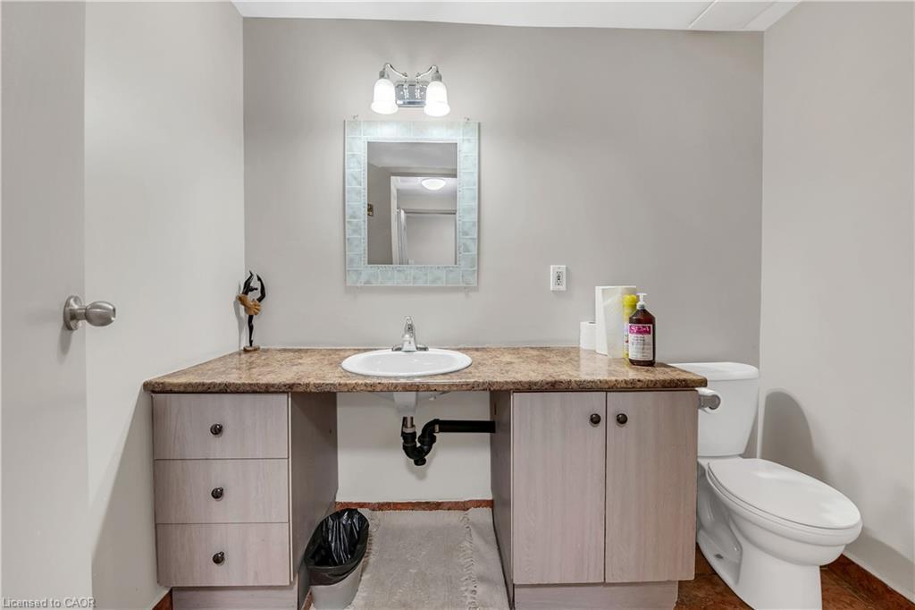 806-141 Catharine Street S, Hamilton, ON - Indoor Photo Showing Bathroom