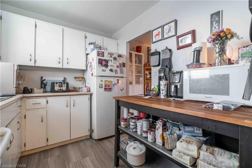 502-23 Main Street, Dundas, ON - Indoor Photo Showing Kitchen