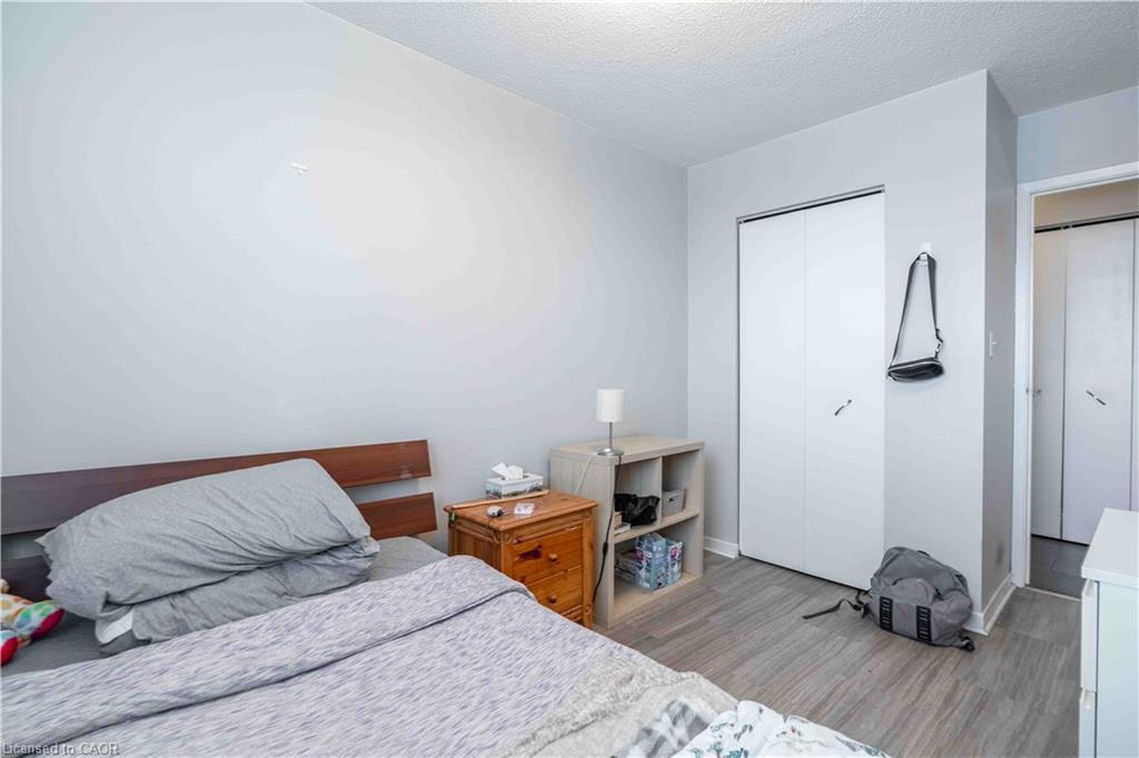 502-23 Main Street, Dundas, ON - Indoor Photo Showing Bedroom