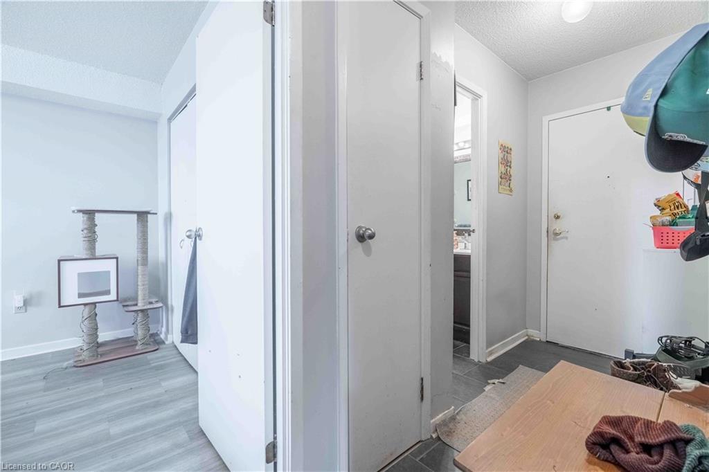 502-23 Main Street, Dundas, ON - Indoor Photo Showing Other Room