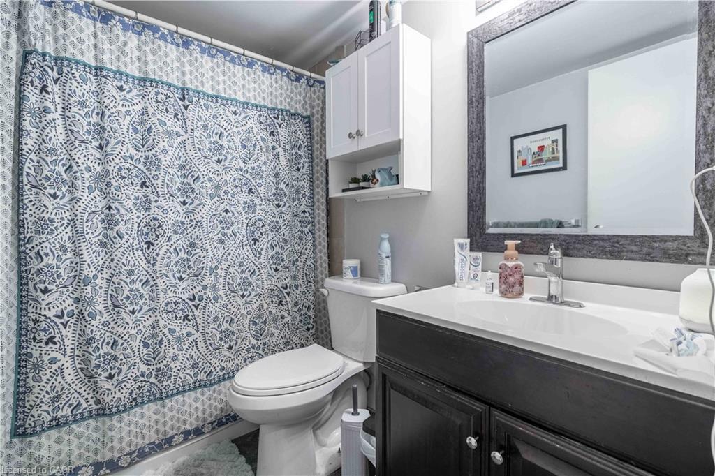 502-23 Main Street, Dundas, ON - Indoor Photo Showing Bathroom