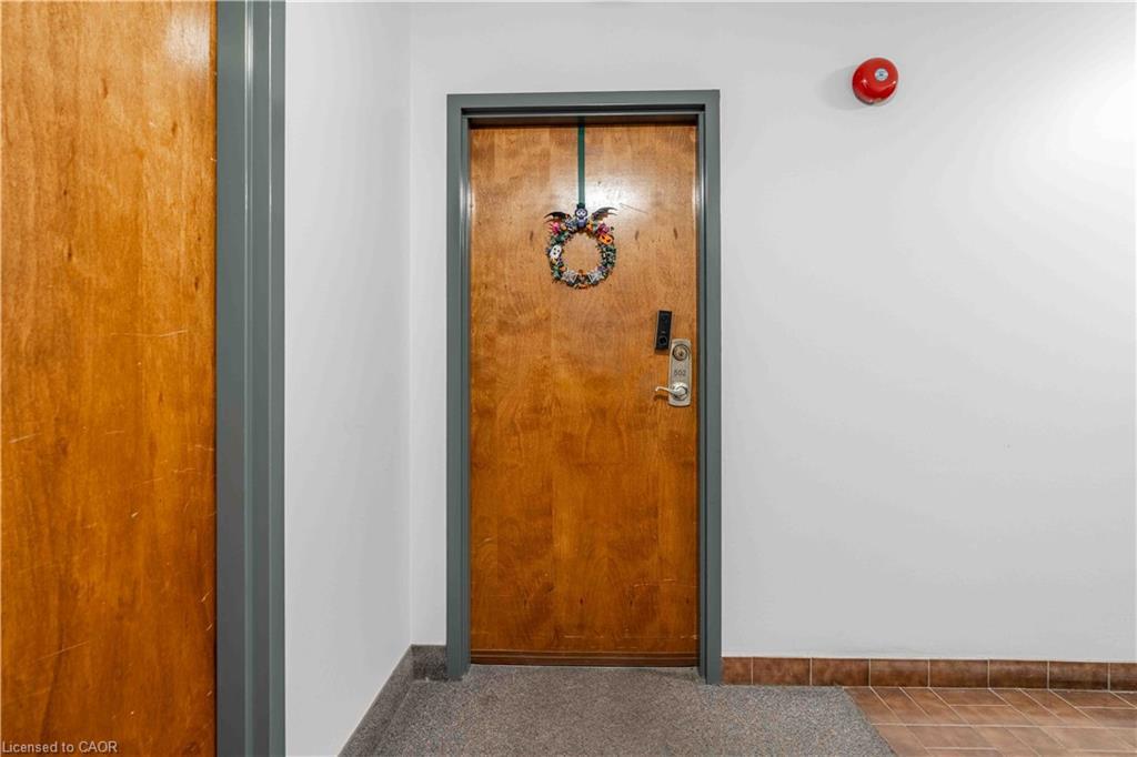 502-23 Main Street, Dundas, ON - Indoor Photo Showing Other Room