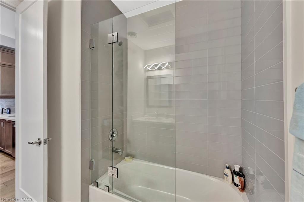 117-85B Morrell Street, Brantford, ON - Indoor Photo Showing Bathroom