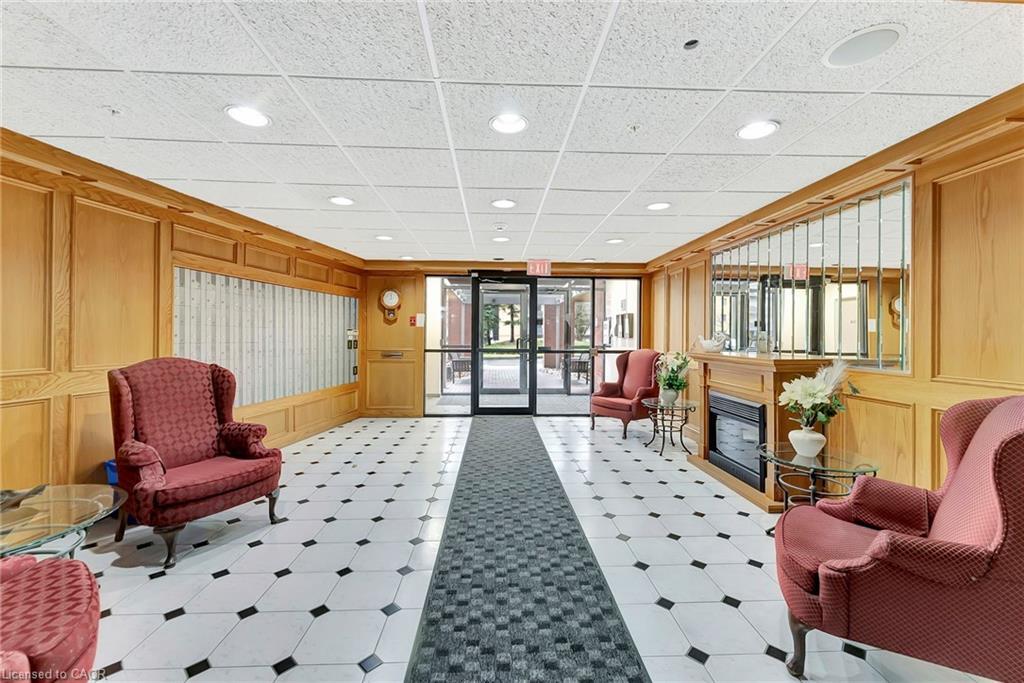 902-9 Bonheur Court, Brantford, ON - Indoor Photo Showing Other Room