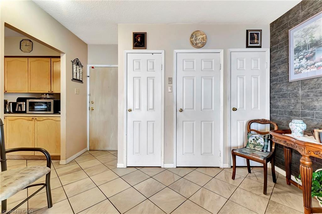 902-9 Bonheur Court, Brantford, ON - Indoor Photo Showing Other Room