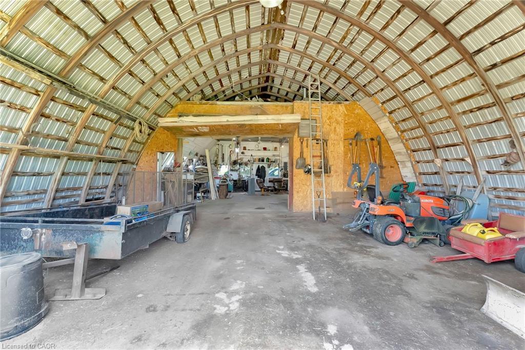 689 Sheffield Road, Troy, ON - Indoor Photo Showing Garage