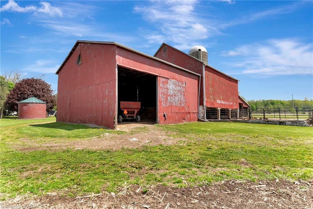 689 Sheffield Road, Troy, ON - Outdoor