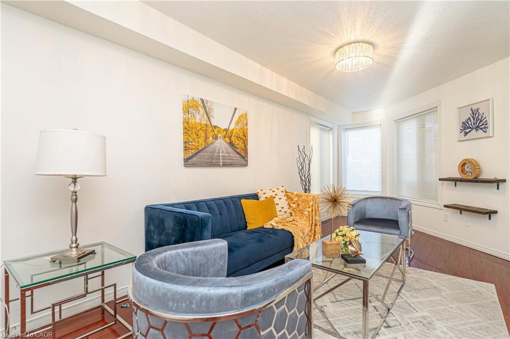 317 Bankside Drive, Kitchener, ON - Indoor Photo Showing Living Room