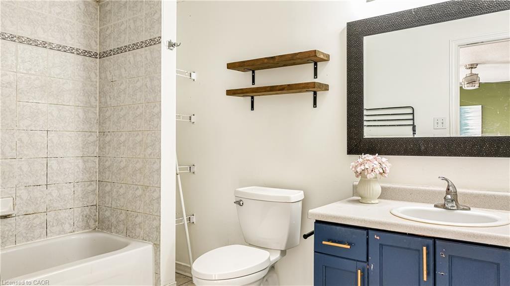 317 Bankside Drive, Kitchener, ON - Indoor Photo Showing Bathroom
