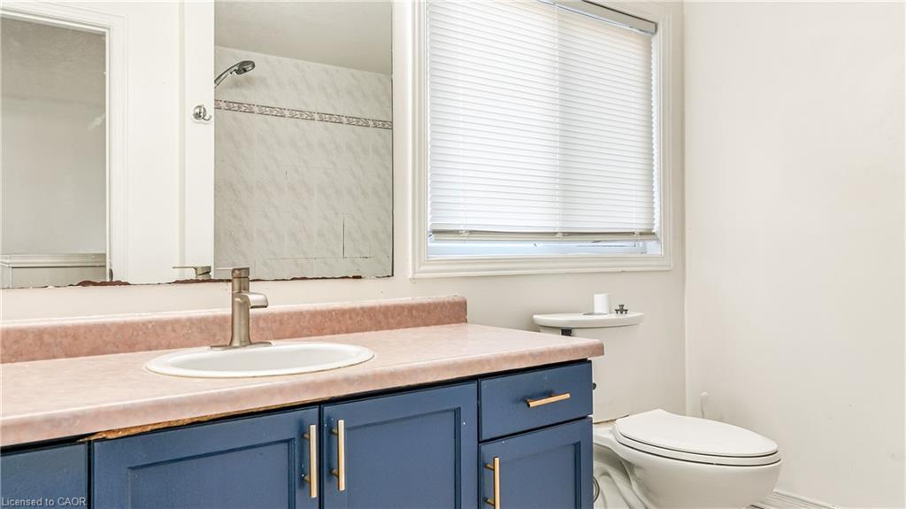 317 Bankside Drive, Kitchener, ON - Indoor Photo Showing Bathroom