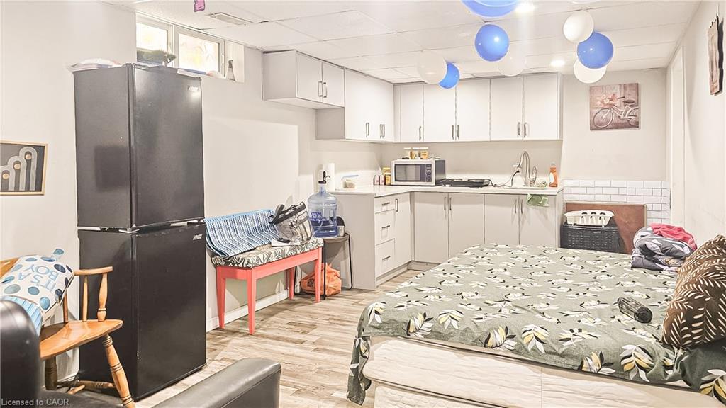 317 Bankside Drive, Kitchener, ON - Indoor Photo Showing Kitchen