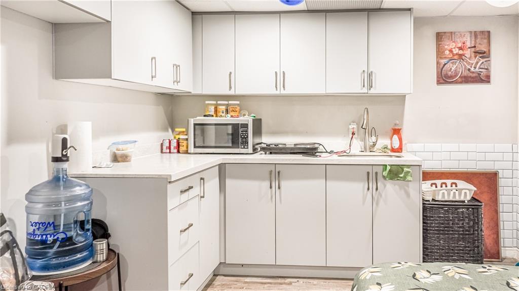 317 Bankside Drive, Kitchener, ON - Indoor Photo Showing Kitchen