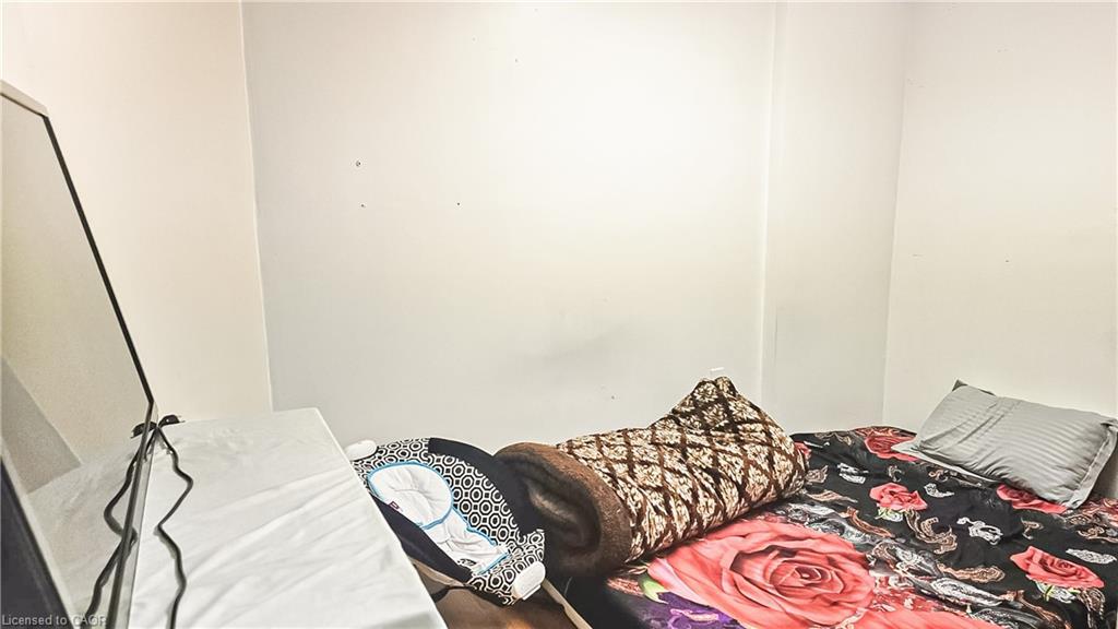 317 Bankside Drive, Kitchener, ON - Indoor Photo Showing Bedroom