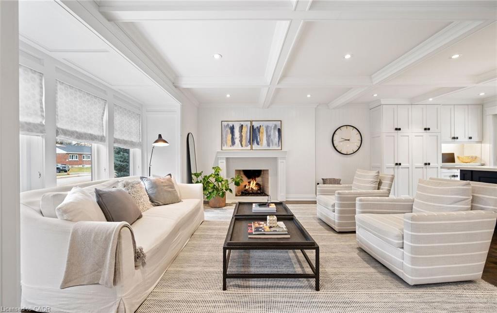 735 George Street, Burlington, ON - Indoor Photo Showing Living Room With Fireplace