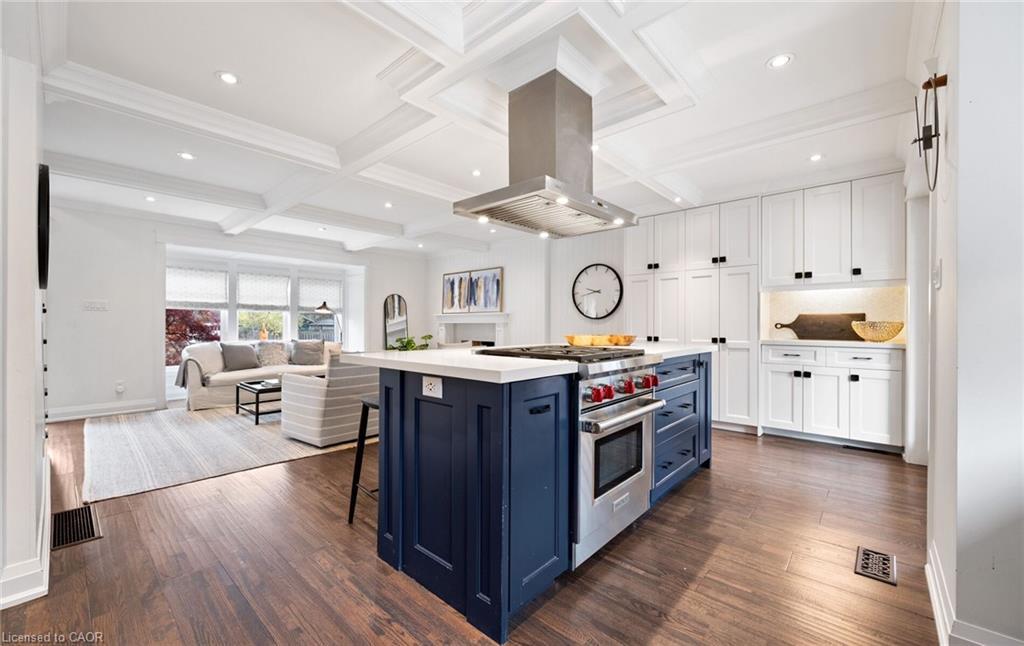 735 George Street, Burlington, ON - Indoor Photo Showing Kitchen