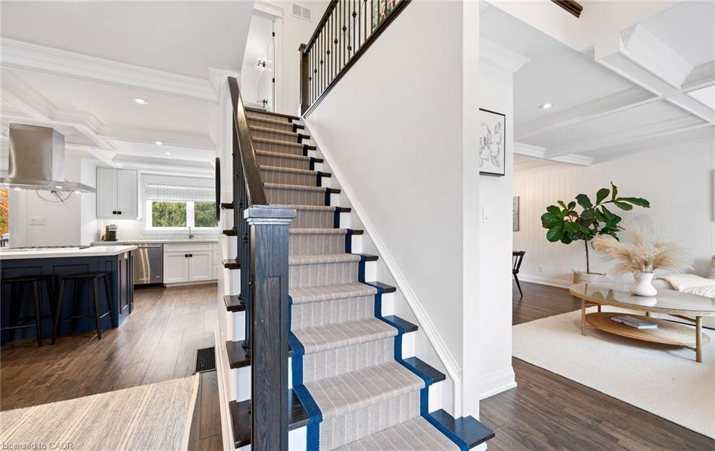 735 George Street, Burlington, ON - Indoor