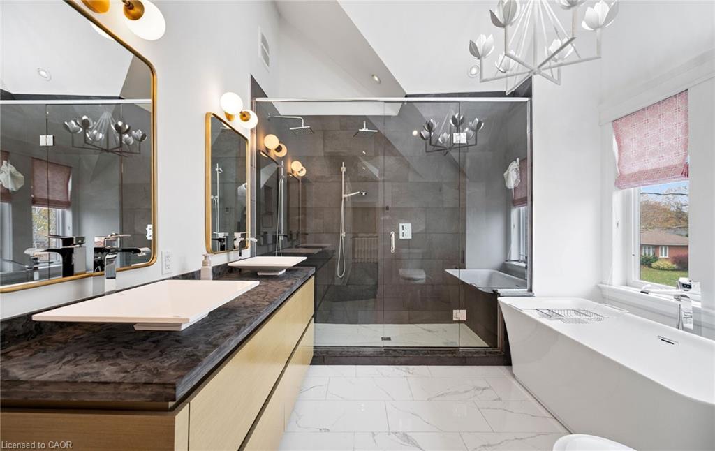 735 George Street, Burlington, ON - Indoor Photo Showing Bathroom