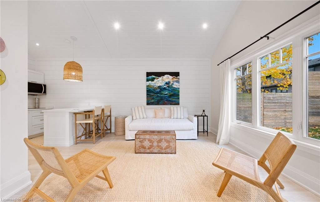 735 George Street, Burlington, ON - Indoor Photo Showing Other Room