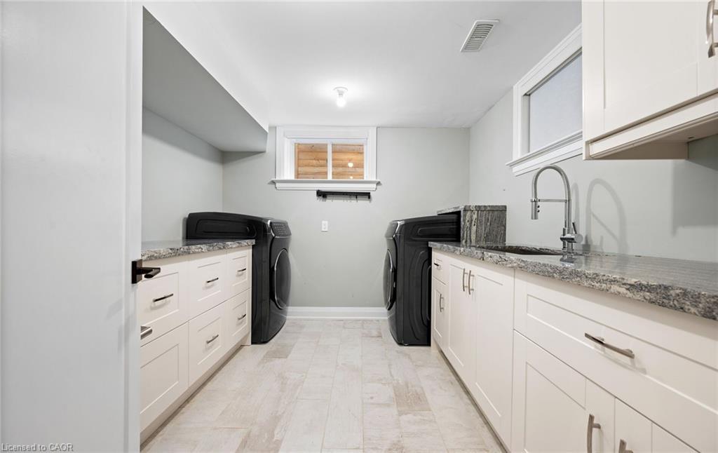 735 George Street, Burlington, ON - Indoor Photo Showing Laundry Room