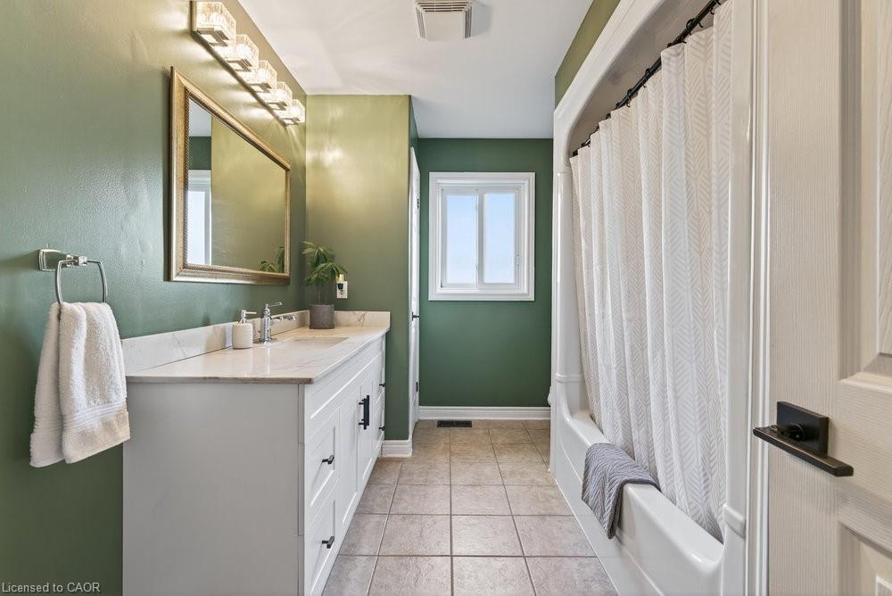 60 Saturn Road, Port Colborne, ON - Indoor Photo Showing Bathroom
