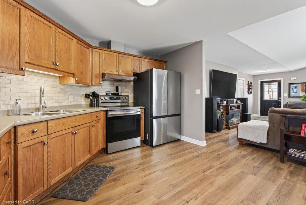 60 Saturn Road, Port Colborne, ON - Indoor Photo Showing Kitchen With Double Sink