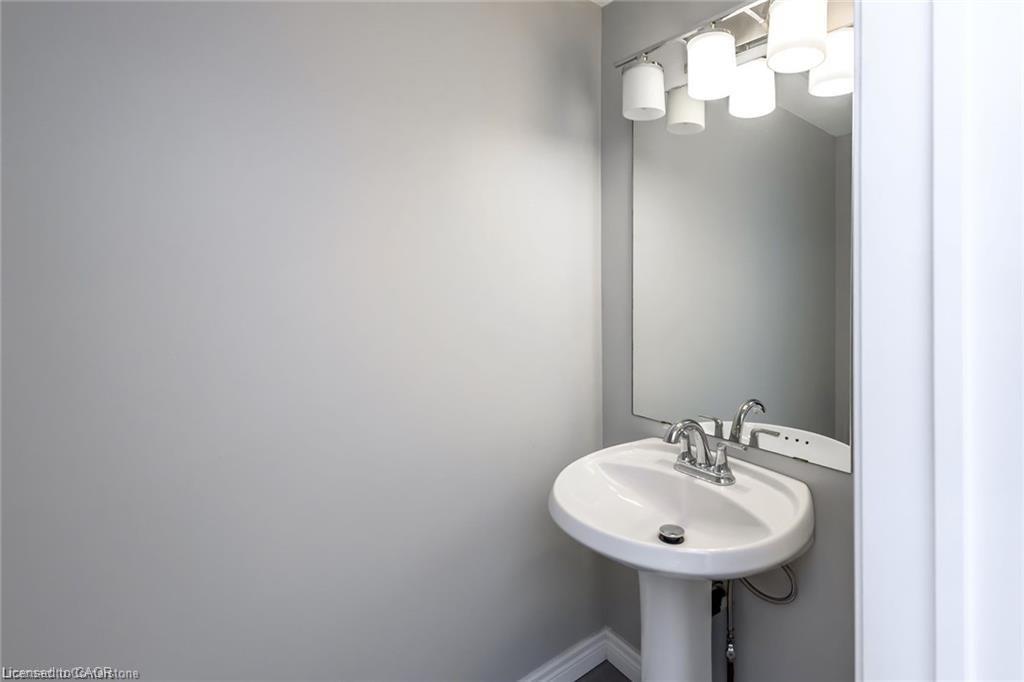 626 Taylor Crescent, Burlington, ON - Indoor Photo Showing Bathroom