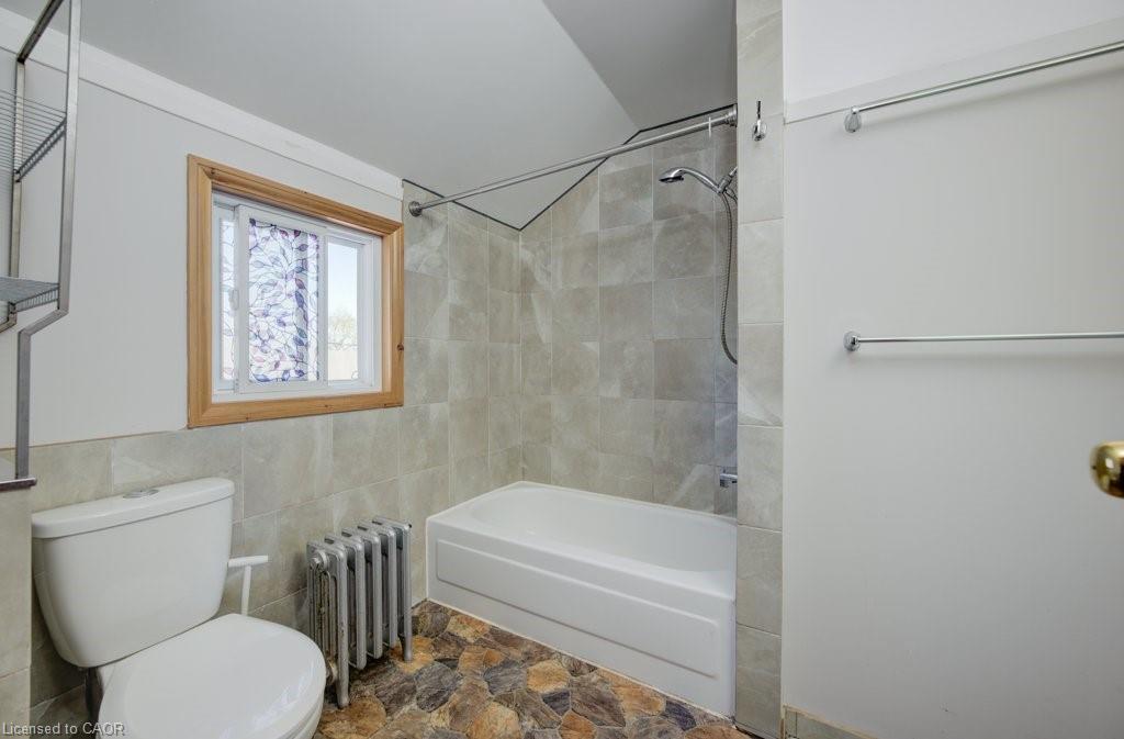 2-208 Ottawa Street S, Kitchener, ON - Indoor Photo Showing Bathroom