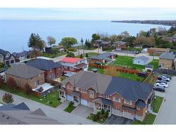 21-45 Seabreeze Crescent Stoney Creek, ON L8E 0G1