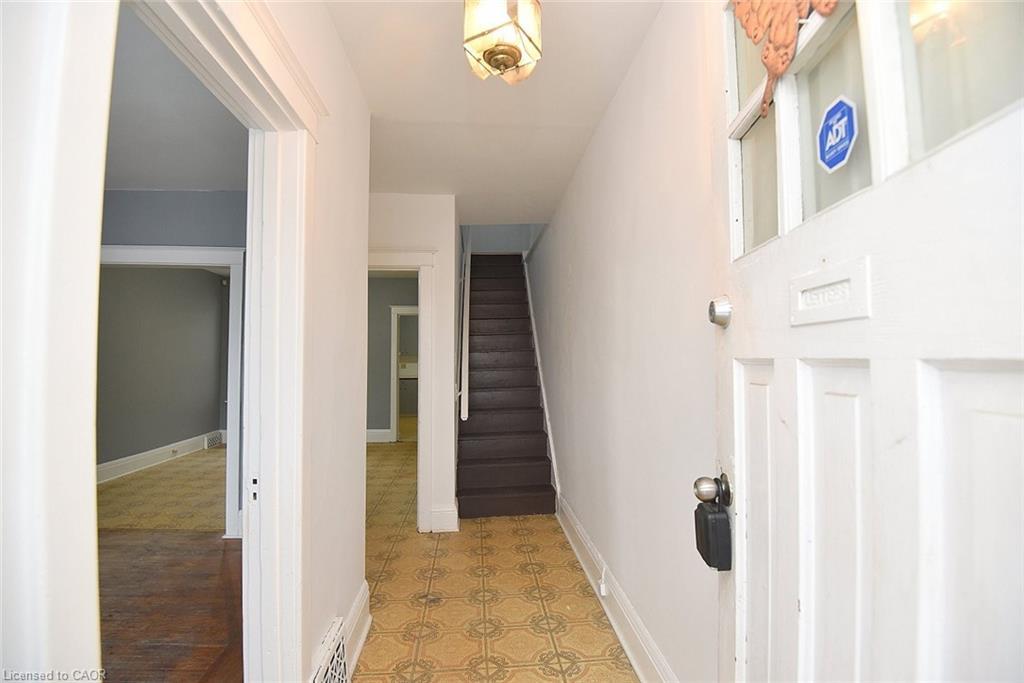 69 Gage Avenue N, Hamilton, ON - Indoor Photo Showing Other Room