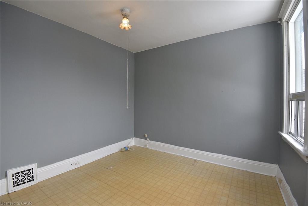 69 Gage Avenue N, Hamilton, ON - Indoor Photo Showing Other Room