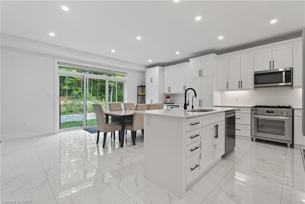 209 Jeffrey Place, Kitchener, ON - Indoor Photo Showing Other Room