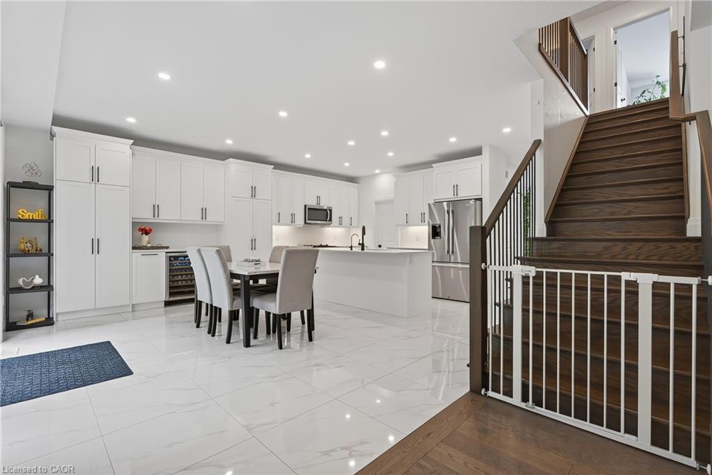 209 Jeffrey Place, Kitchener, ON - Indoor Photo Showing Other Room