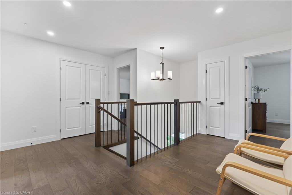 209 Jeffrey Place, Kitchener, ON - Indoor Photo Showing Other Room