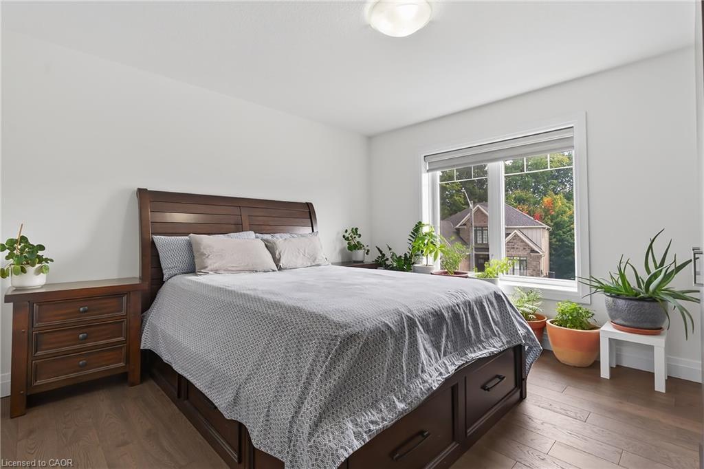 209 Jeffrey Place, Kitchener, ON - Indoor Photo Showing Bedroom