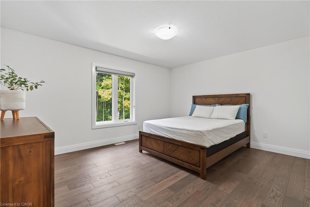 209 Jeffrey Place, Kitchener, ON - Indoor Photo Showing Bedroom